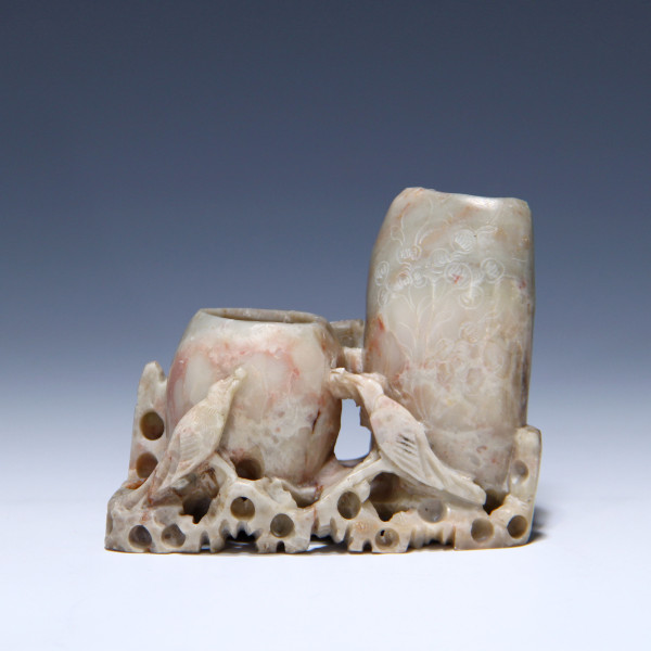 Kleiner Speckstein Tuschpinselwascher mit zwei Vögeln - China 20. Jh.
