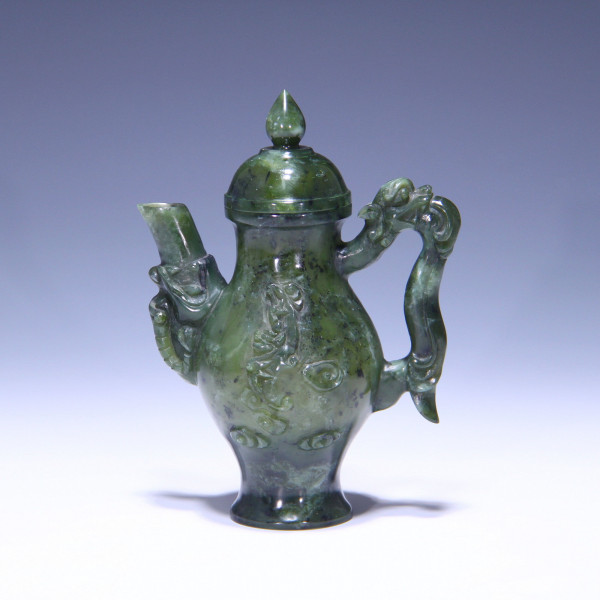 Nephrite / Jadeeit Kännchen / Ewer- China 2. Hälfte 20. Jh.