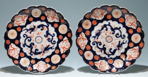 Pair of Japanese Imari Bowls circa 1900 - Ø 28,5 cm