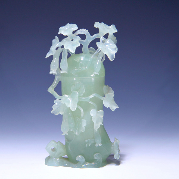 Qualitätvolle Serpentin Deckelvase - China 2. Hälfte 20. Jh. - 18 cm