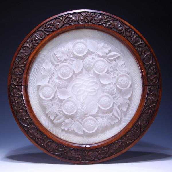 Alabaster Carving with Snake Knot in Flower Wreath - 19th. Century - Top Quality