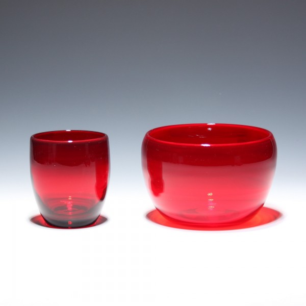 Mundgeblasene rubinrote Glasschale und Vase-Copy
