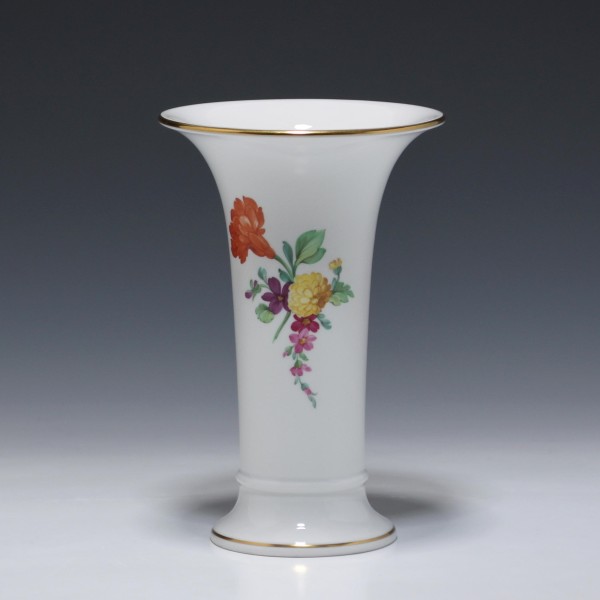 KPM Berlin Porzellan Vase mit handgemalte Blumendekoration - 15,5 cm