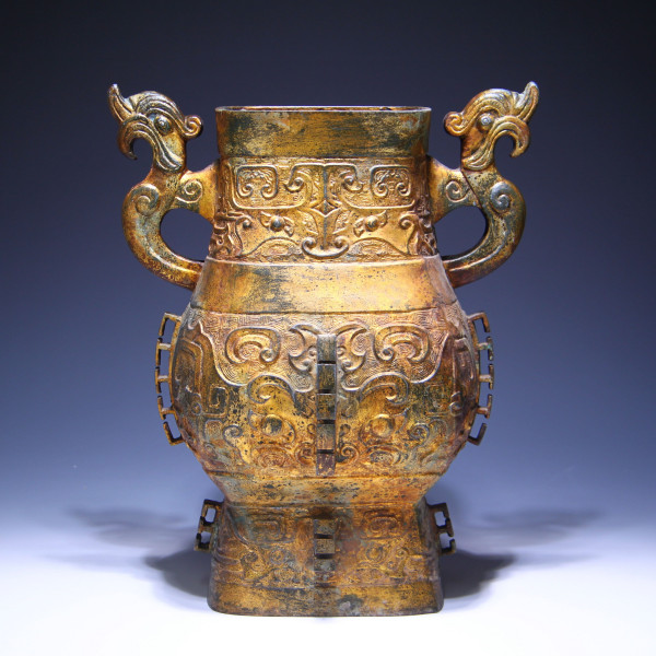 Gilt Painted Archaistic Metal Hu Vase - China 20th Century - 6,3 kgs