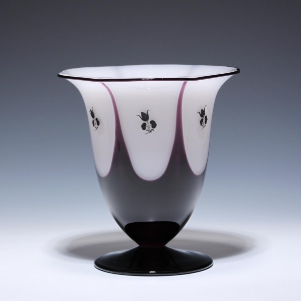 Loetz Tango Glas Vase mit Schwarzlotbemalung / Klostermühle um 1916 - 19,7 cm