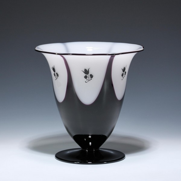 Loetz Tango Glas Vase mit Schwarzlotbemalung / Klostermühle um 1916 - 22,7 cm