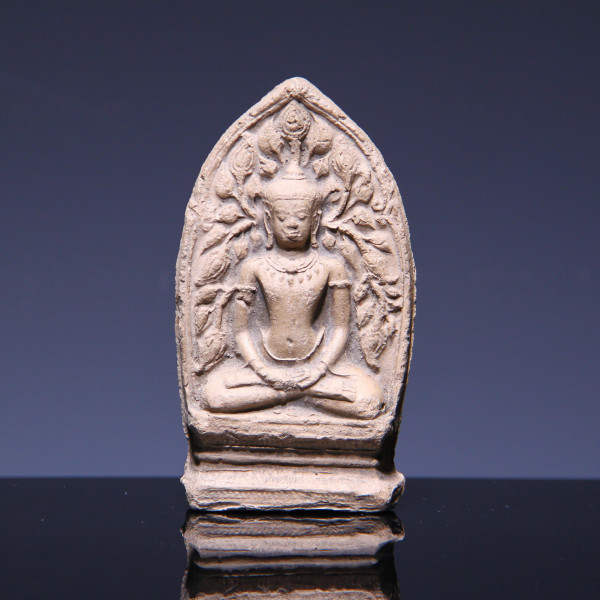 Buddhistische Ton Tsha-Tsha Votivtafel - Tibet - 19./20 Jh. - 13 x 7,5 cm